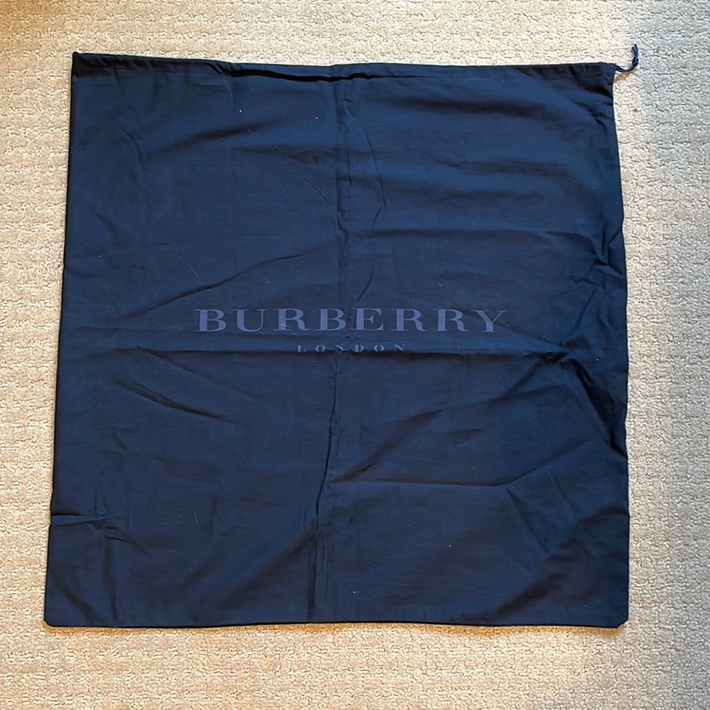 Burberry dust cover